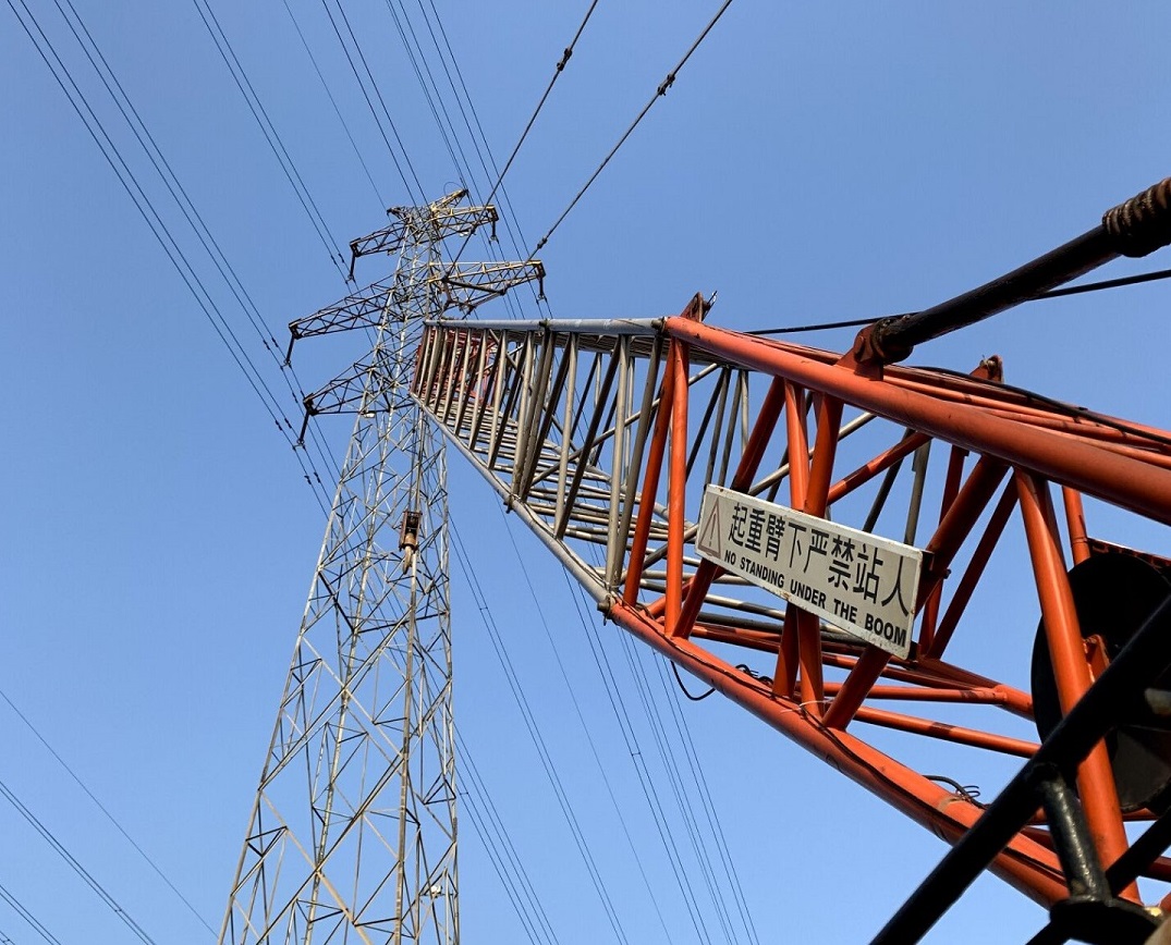 吊車近電報警器