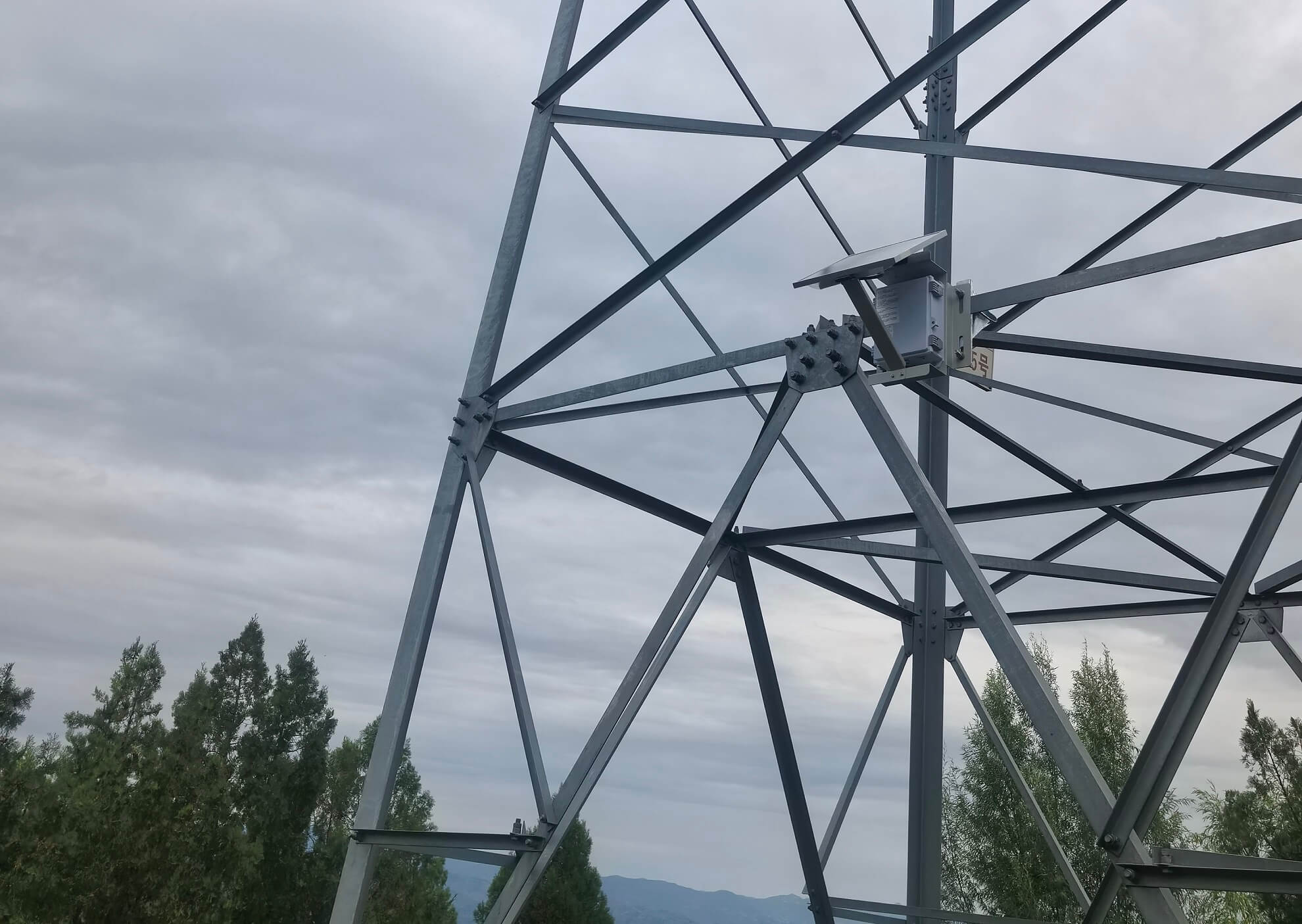 山西電力公司采用深圳特力康架空輸電線路桿塔傾斜監測裝置,提升電網安全管理新高度